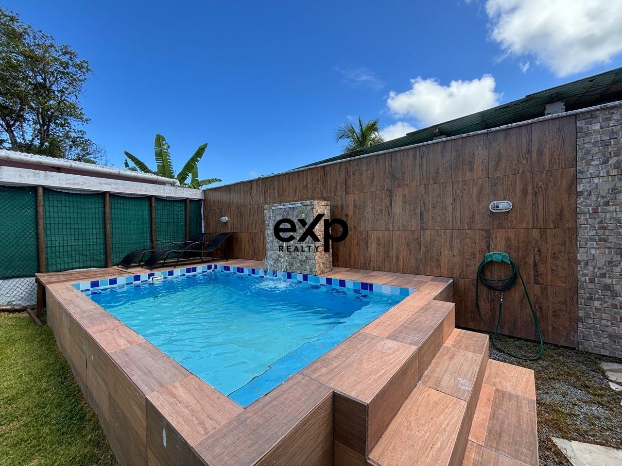 VENDA  2 IMOVEIS NA GAMBOA E PISCINA A 10 MINUTOS DA PRAIA