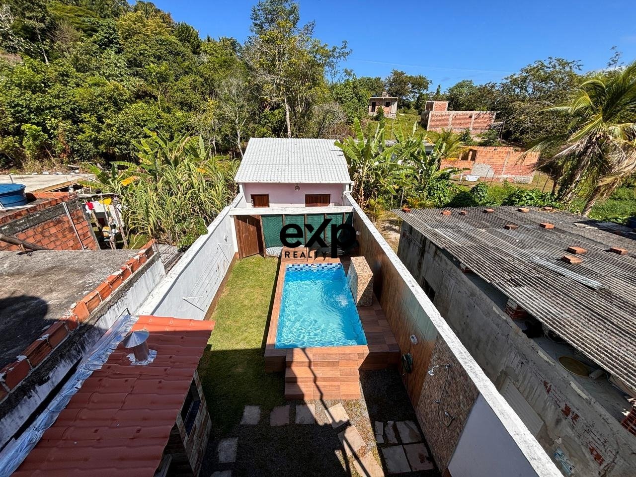 VENDA  2 IMOVEIS NA GAMBOA E PISCINA A 10 MINUTOS DA PRAIA