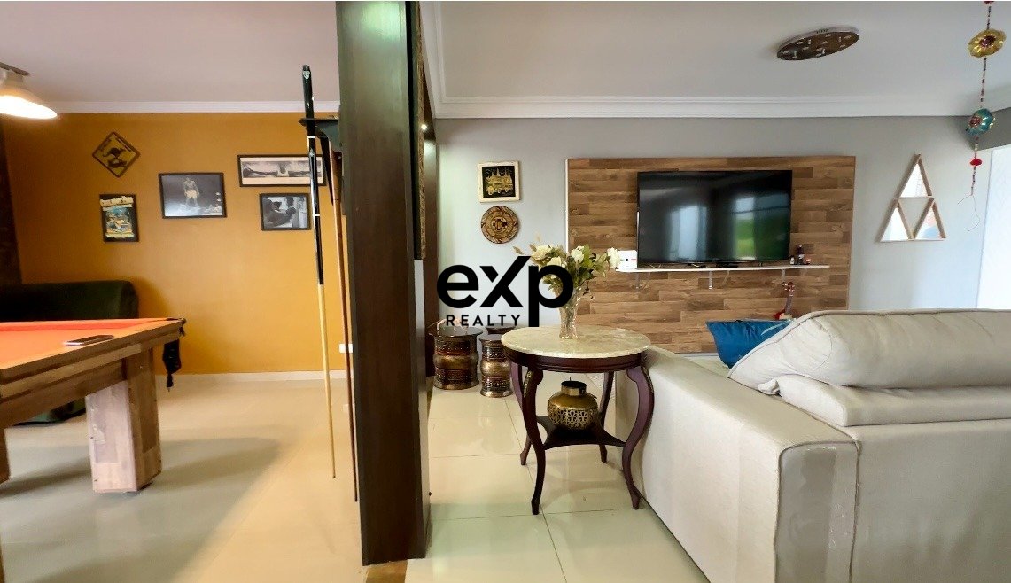 Townhouse for sale in Curitiba, Francisco Comparin 195 São Braz Curitiba 82320-430, 438 m²