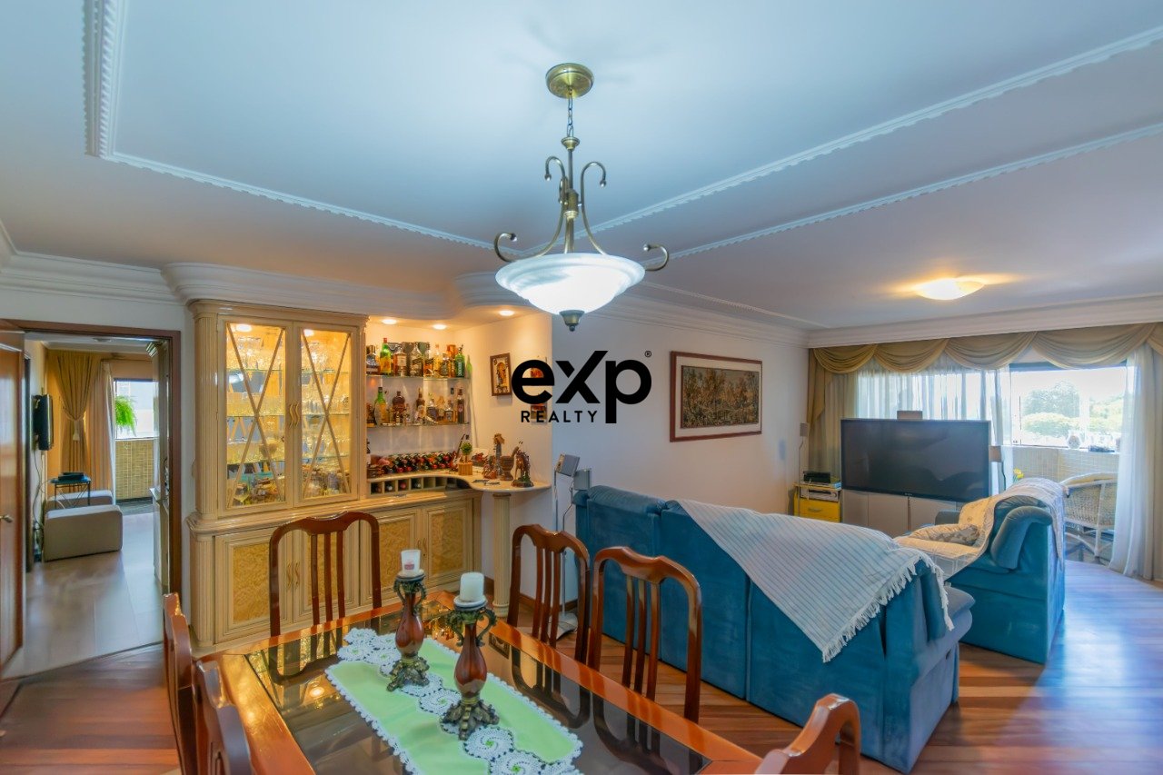 Apartamento 165m² com 3 quartos, suíte master e Lareira no Bigorrilho