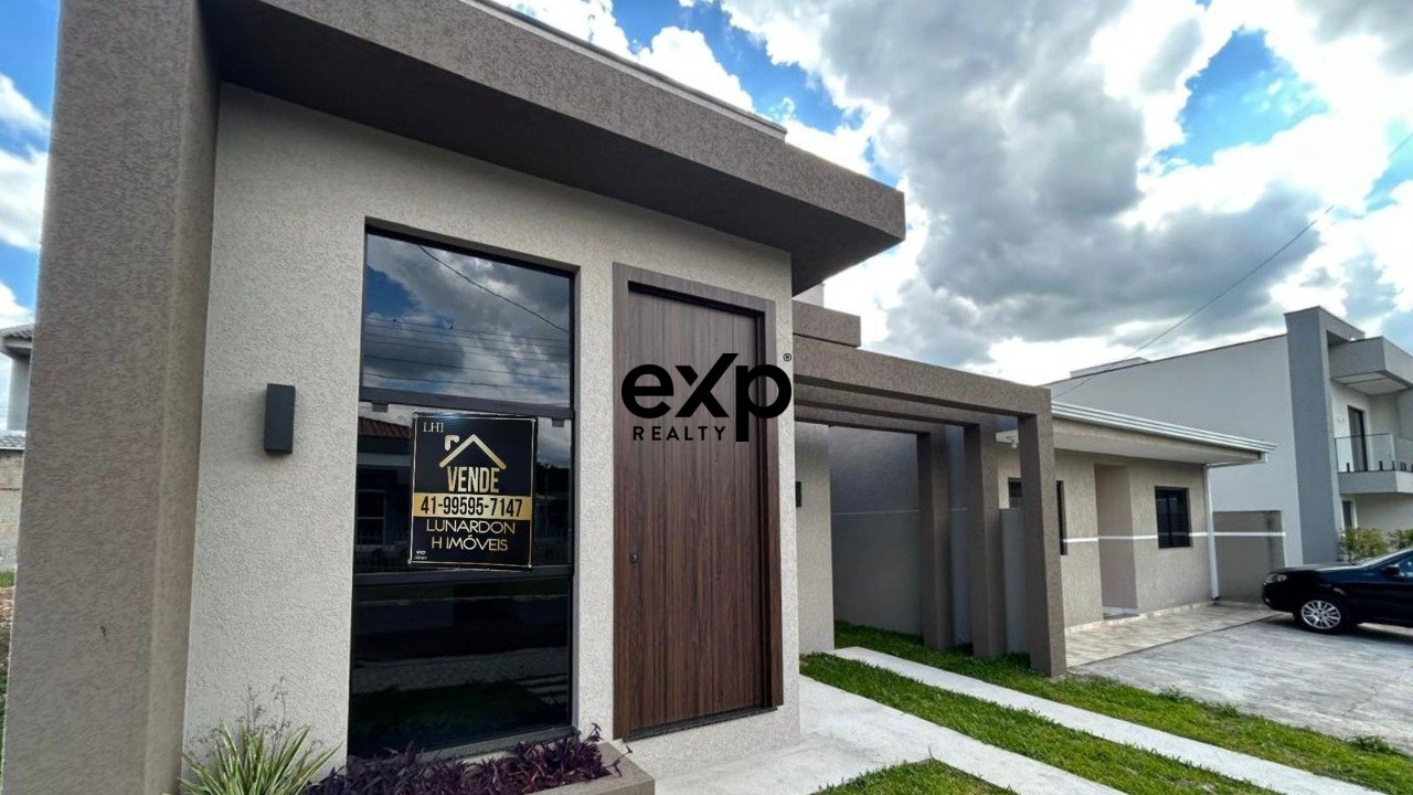 Casa com Design Moderno em Condomínio Fechado