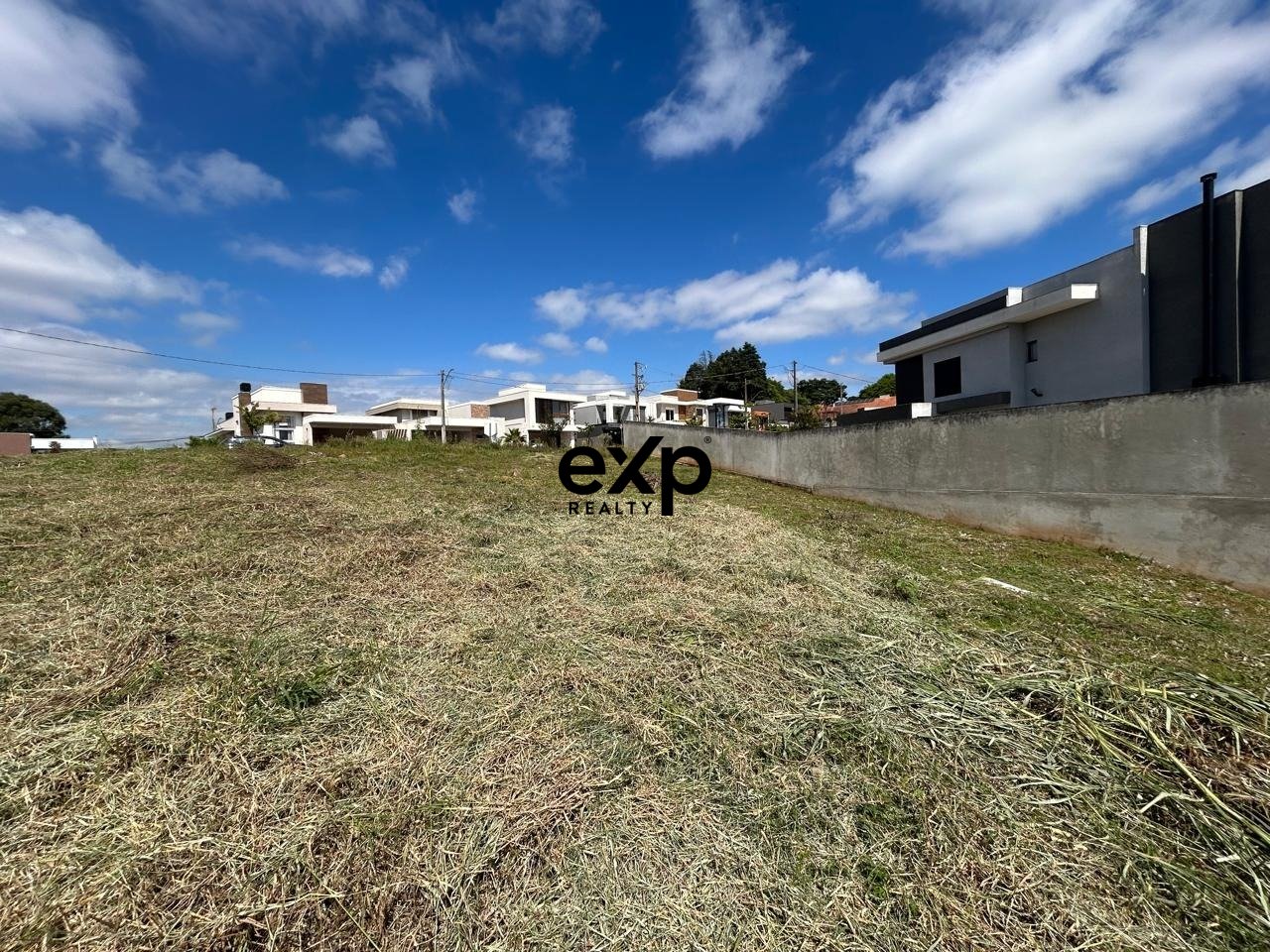Terreno em Condomínio de Alto Padrão - Campo Largo