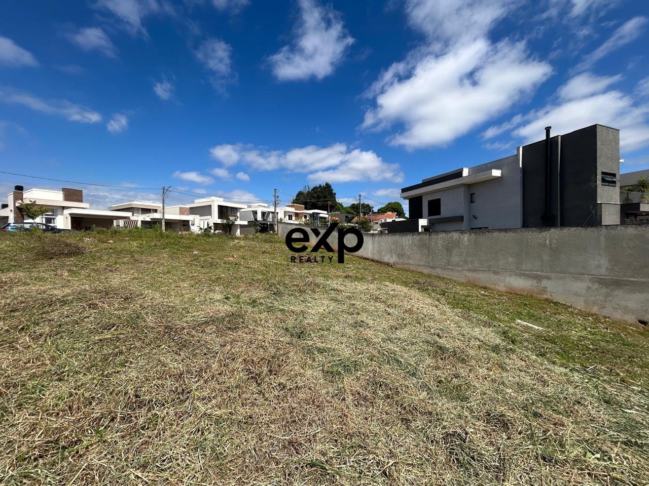 Terreno em Condomínio de Alto Padrão - Campo Largo