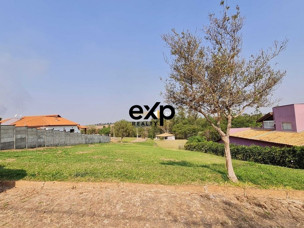 Terreno de 1.225 m² em condomínio fechado - Chácaras União