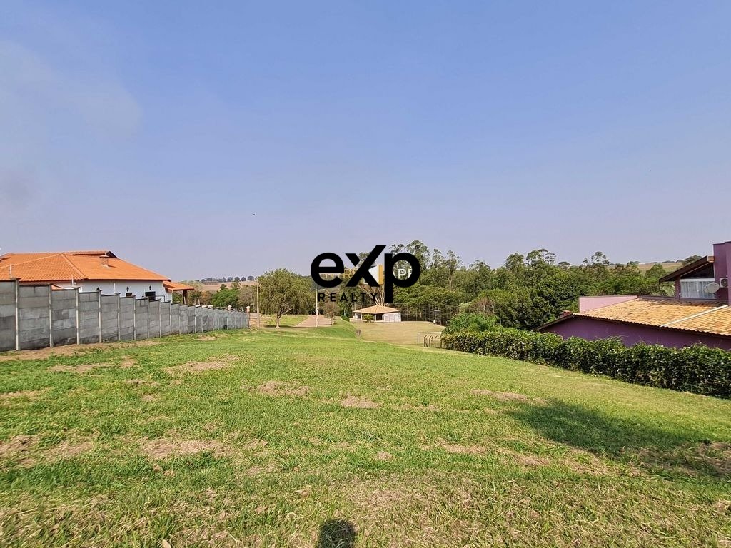 Terreno de 1.225 m² em condomínio fechado - Chácaras União