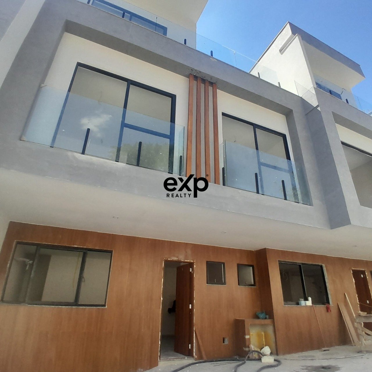 Vendo Casa Geminada Triplex De 97 m²