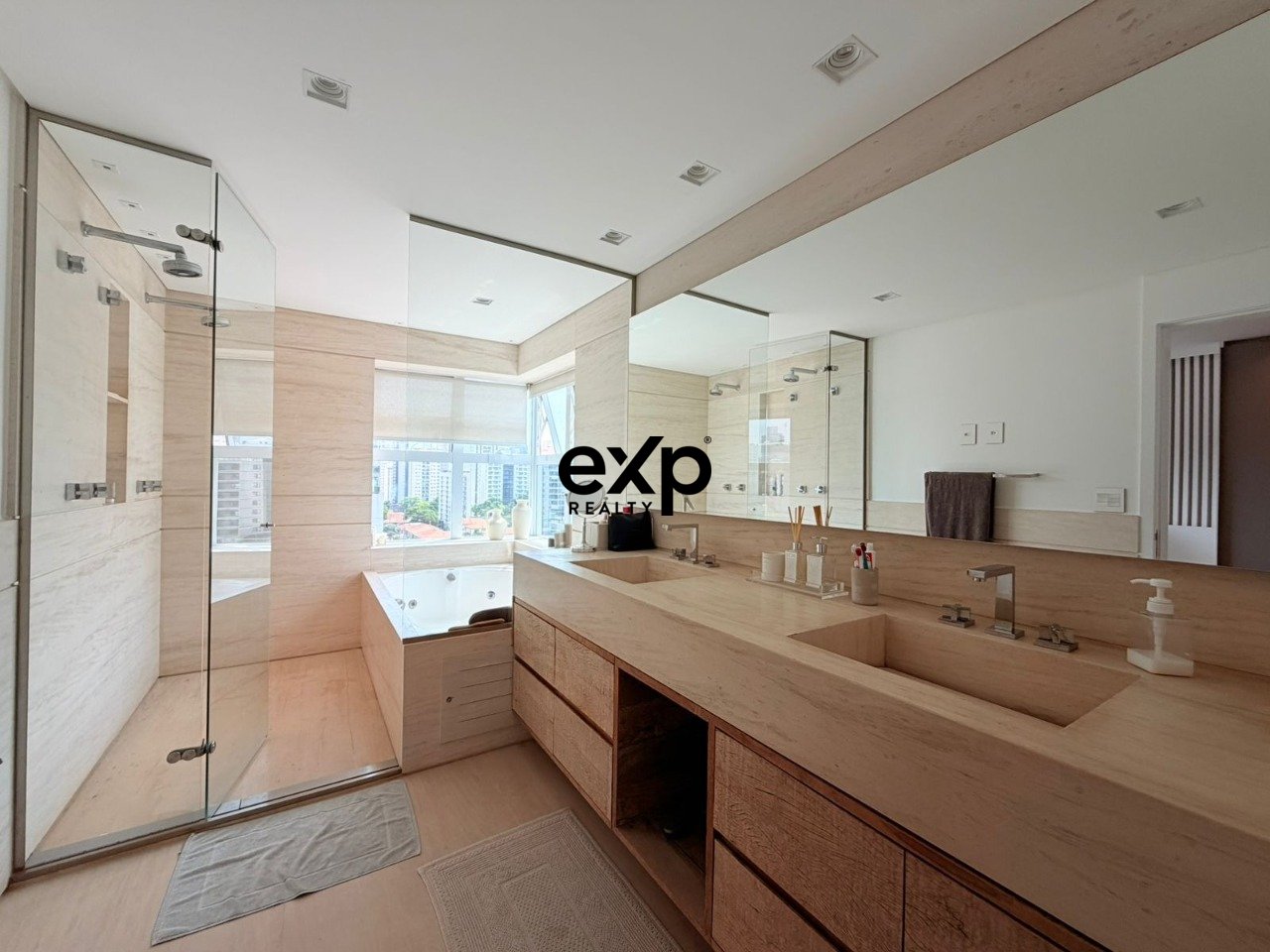 Viva o Luxo Urbano com Vista Panorâmica: Apartamento Porteira Fechada no Brooklin Novo!!