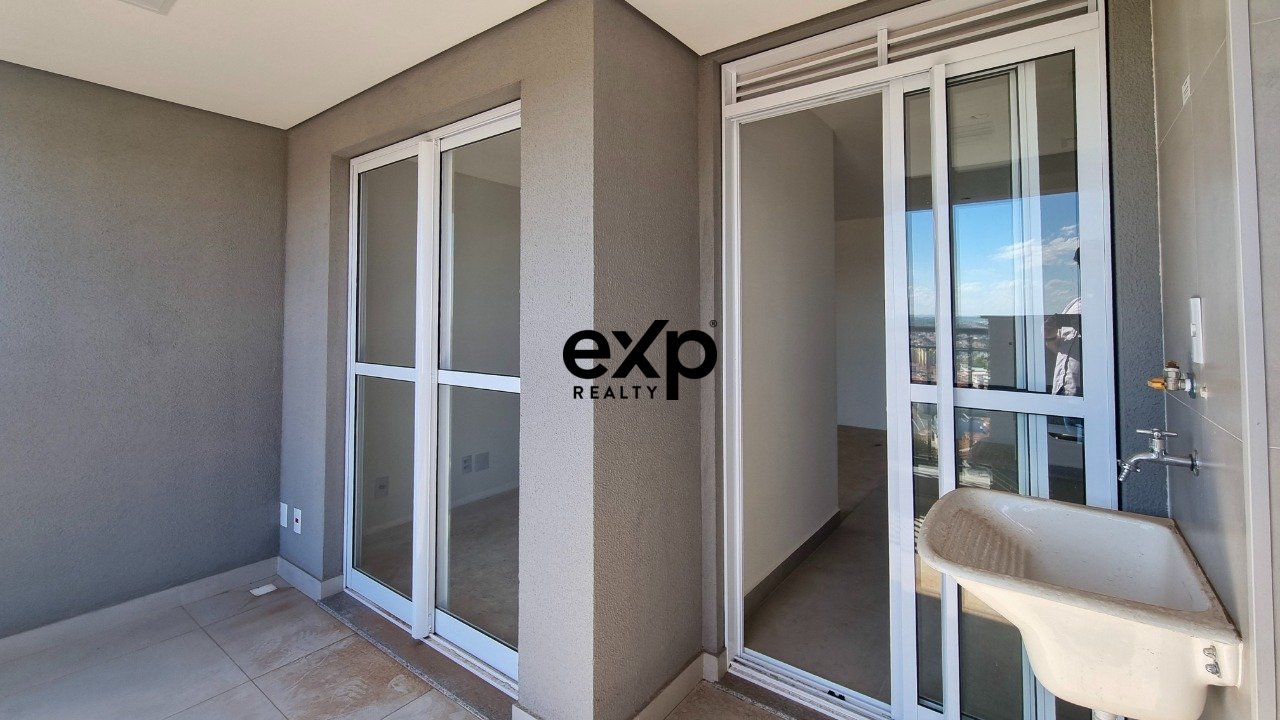 Apartamento com suíte e varanda gourmet no bairro Dois Córregos