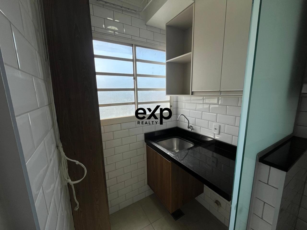 Apartamento com 02 quartos à venda no Edifício Sapezeiro em Valinhos/SP
