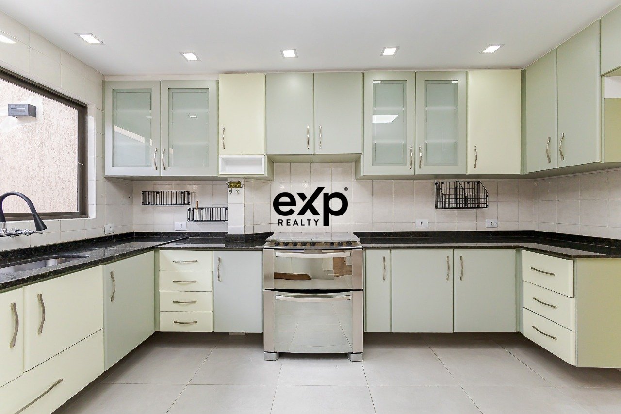 Townhouse for sale in Curitiba, Humberto Ciccarino 58 Boqueirão Curitiba 81670-210, 180 m²