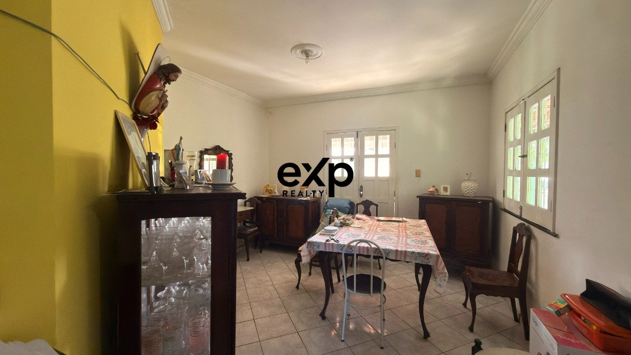 Casa à venda em Valença, Rua Guilherme Paternostro 65 Centro Valença 45400-000, 190 m²