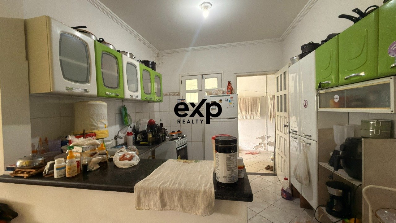 Casa à venda em Valença, Rua Guilherme Paternostro 65 Centro Valença 45400-000, 190 m²