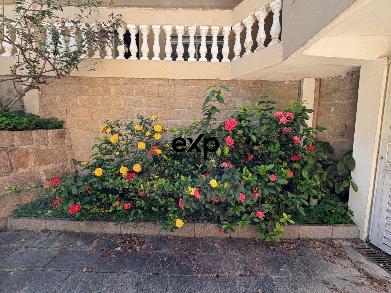 Estate with 600 m2 in Joaquim Egídio with 9 bedrooms, 5 of which are suites, on 12,000 m2 4