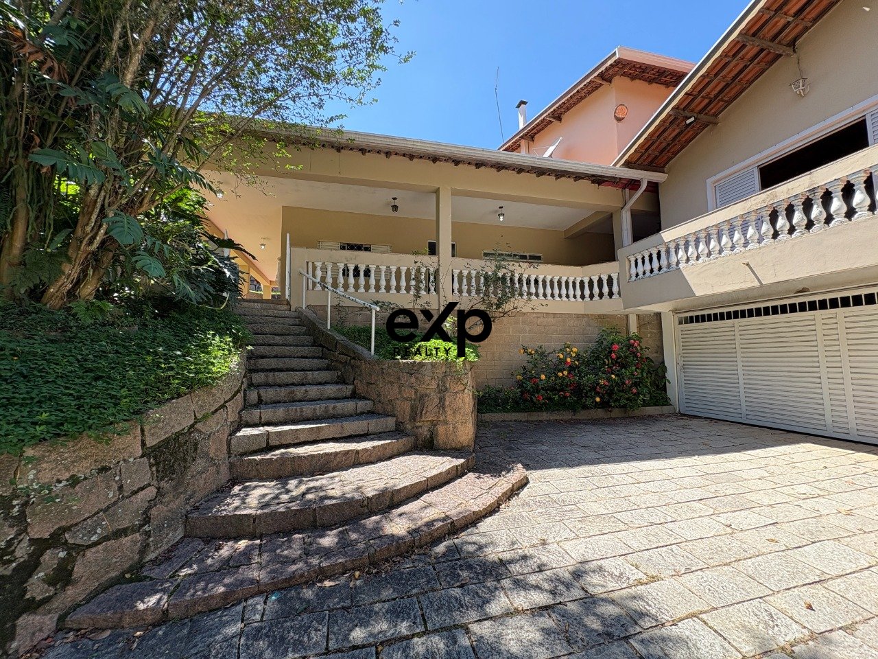 Estate with 600 m2 in Joaquim Egídio with 9 bedrooms, 5 of which are suites, on 12,000 m2