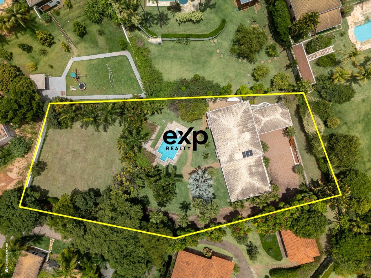 Casa em Condomínio à venda em Campinas, Das Palmeiras 600 Chácaras Gramado Campinas 13101-676, 510 m²