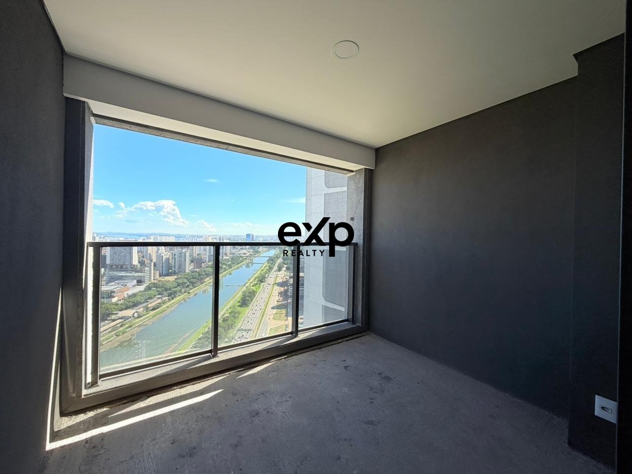 Apartamento à venda em São Paulo, Marginal do Rio Pinheiros 14500 Brooklin São Paulo 05703-010, 186 m²