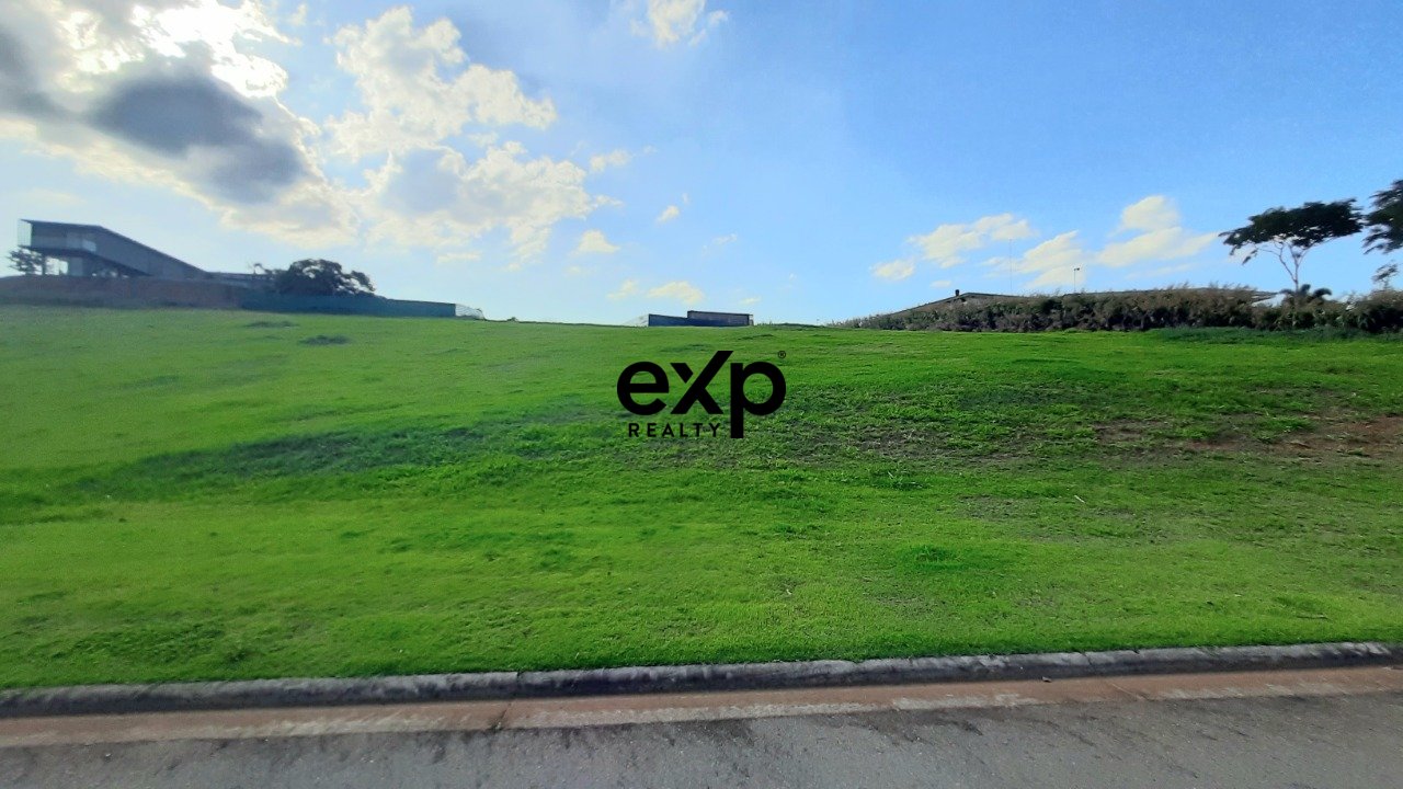 Amplo Terreno com 1733 m² e vista permanente no Condomínio Fazenda Dona Carolina, Itatiba/SP
