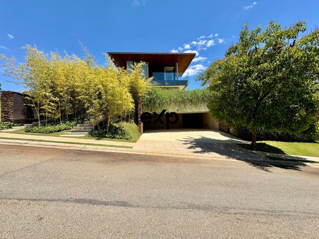 Ampla casa com 4 suítes em 750 m2, no Loteamento Fazenda Dona Carolina, Itatiba-SP