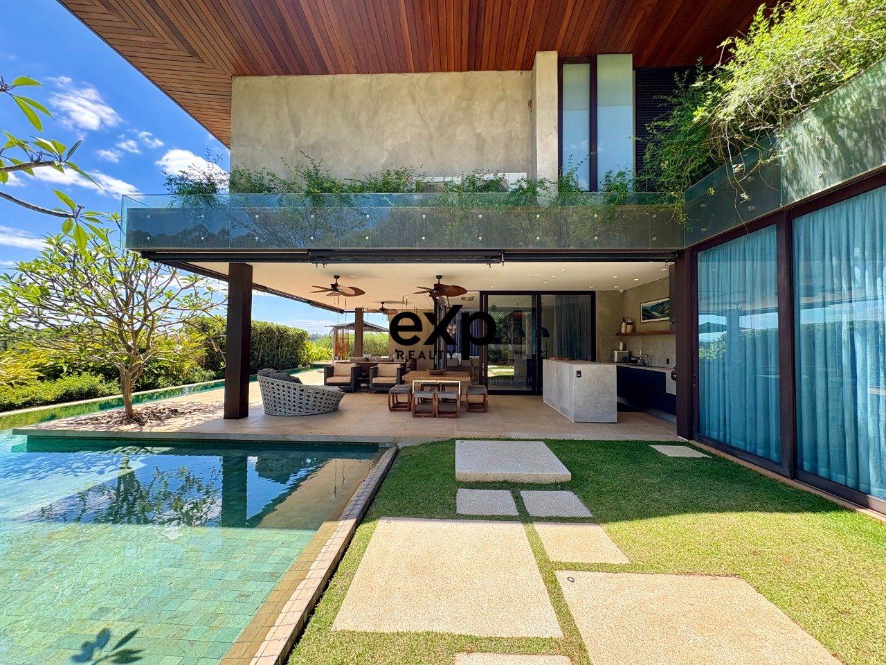 Ampla casa com 4 suítes em 750 m2, no Loteamento Fazenda Dona Carolina, Itatiba-SP