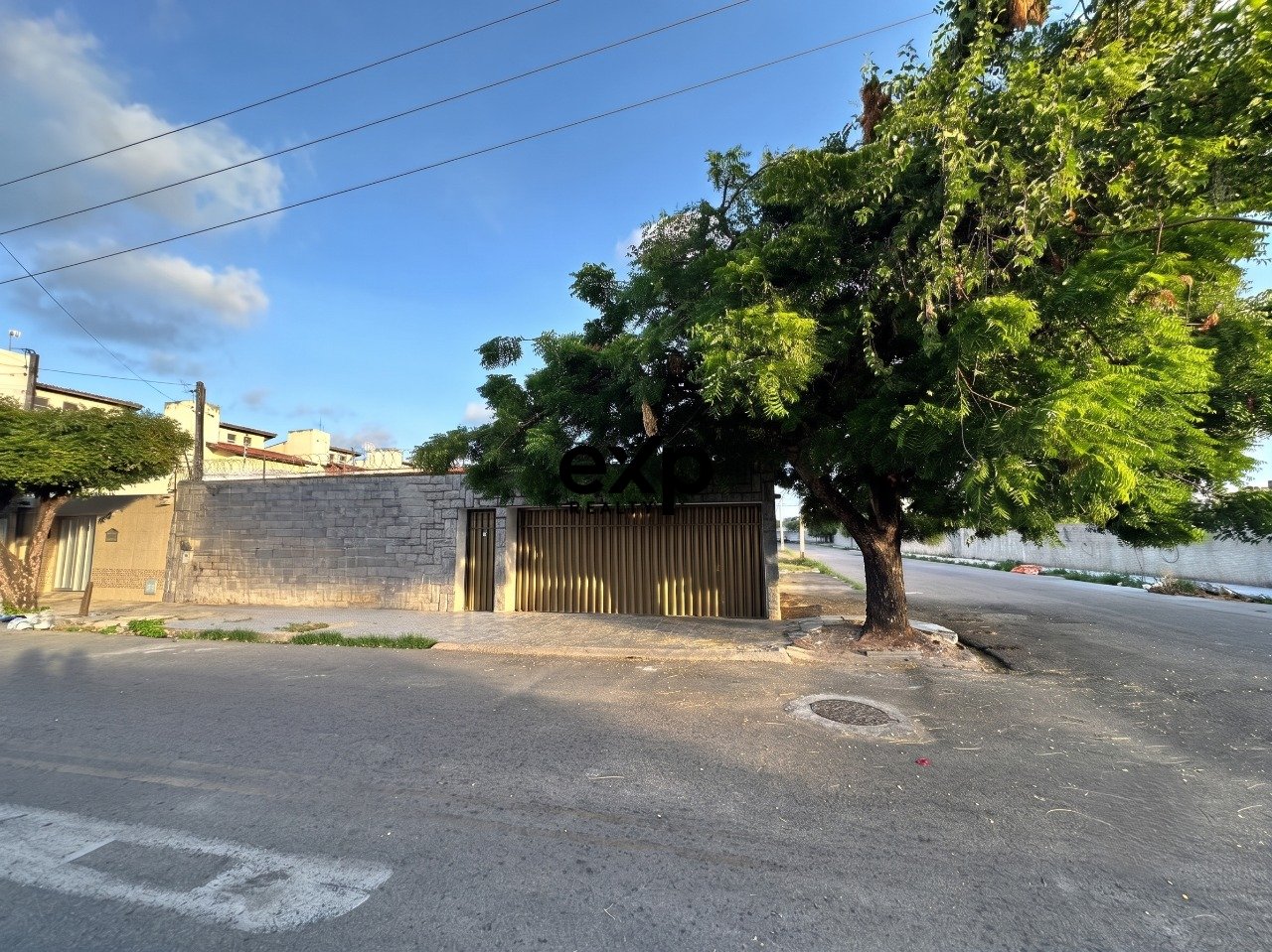 Casa à venda em Fortaleza, Rua Geórgia Bezerra Saboia 1005 Castelão Fortaleza 60867-590, 420 m²