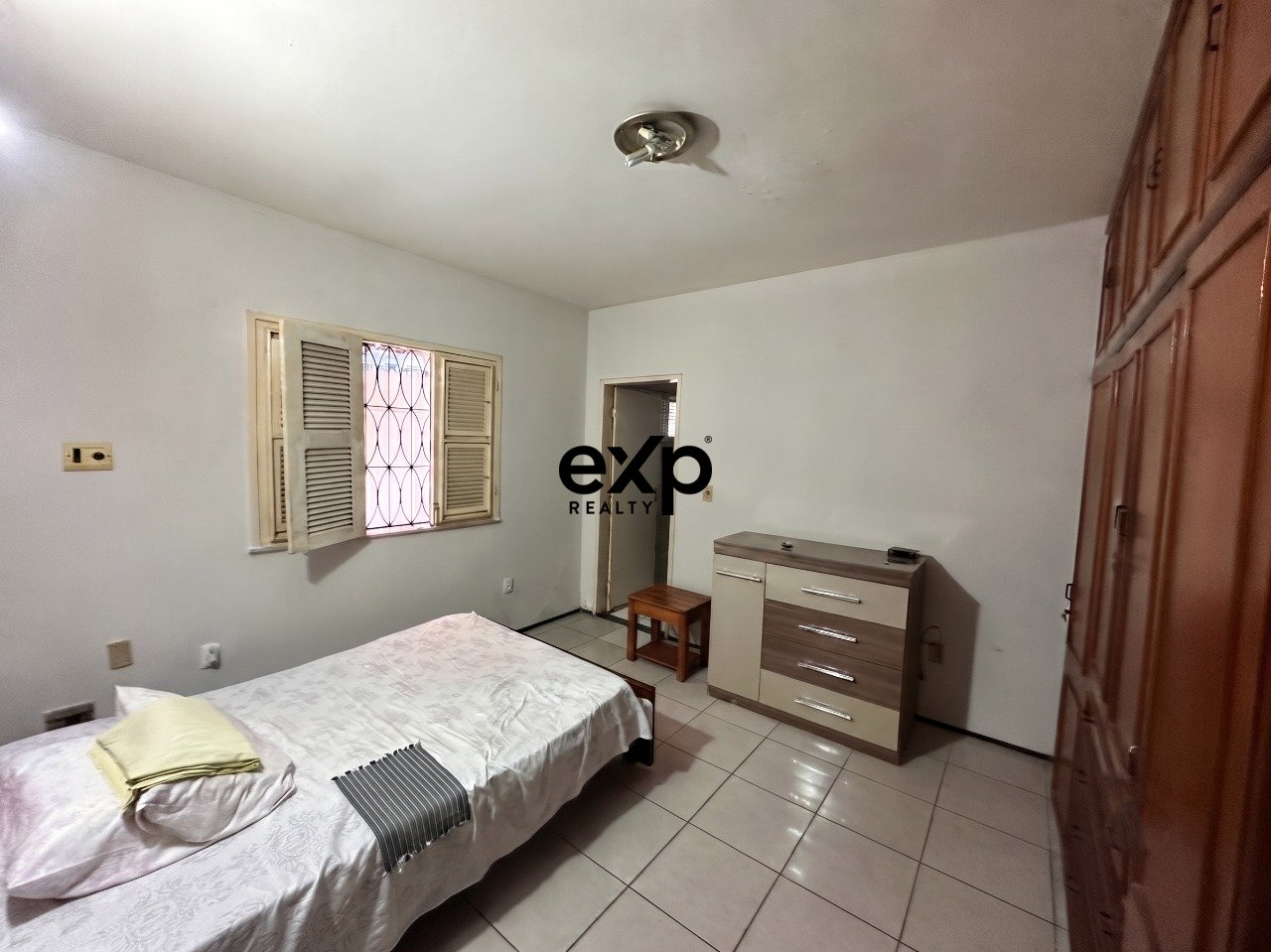 Casa à venda em Fortaleza, Rua Geórgia Bezerra Saboia 1005 Castelão Fortaleza 60867-590, 420 m²