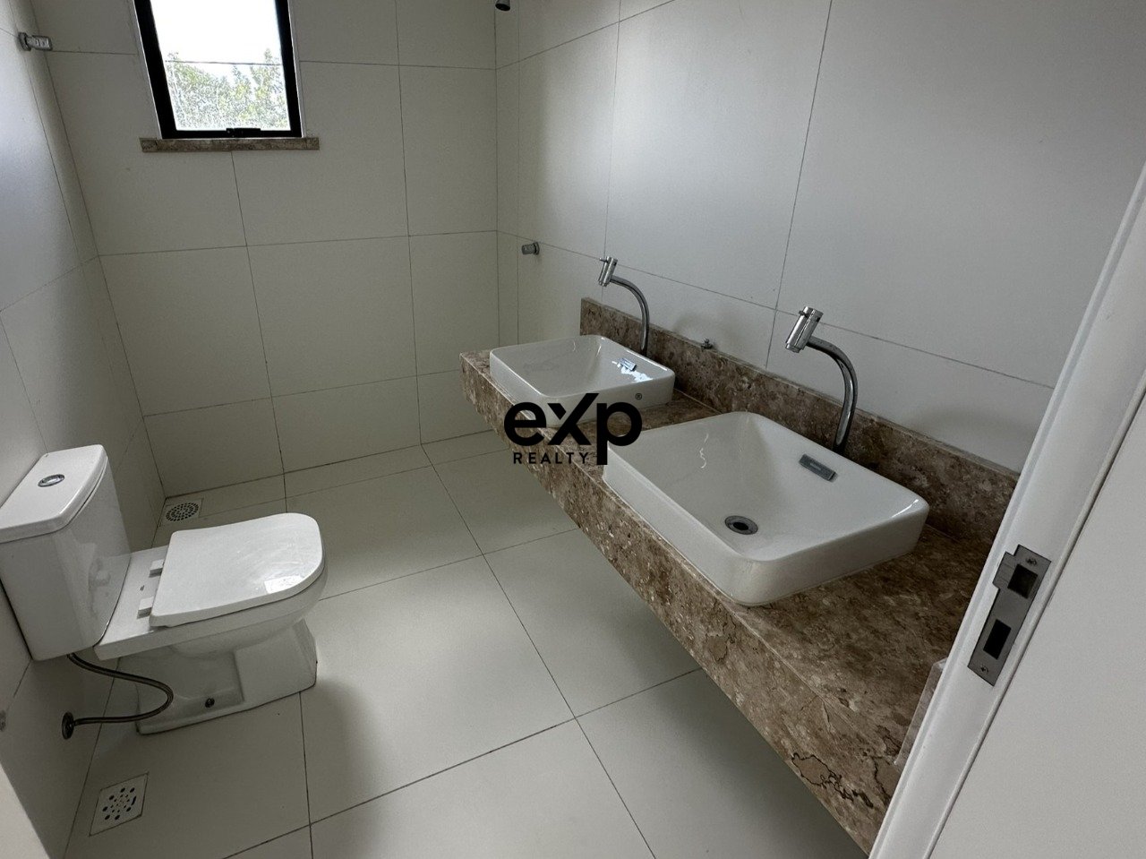 Casa em Condomínio à venda em Aquiraz, R. João de Castro 1343 Jardins Terra Brasilis Aquiraz 61700-000, 296 m²
