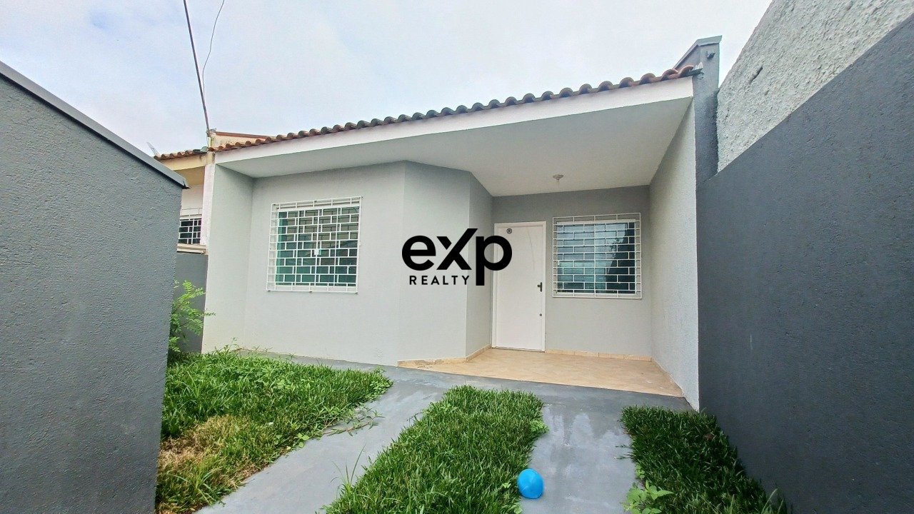 Casa de Frente para Rua com 2 Quartos no Bairro Iguaçu