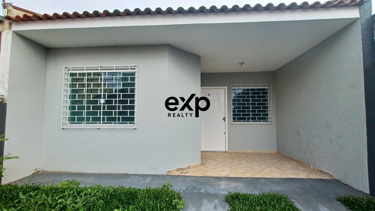 Casa de Frente para Rua com 2 Quartos no Bairro Iguaçu