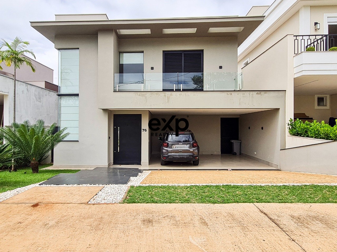 Sobrado com 3 suítes, piscina e espaço gourmet no Villa D'Aquila