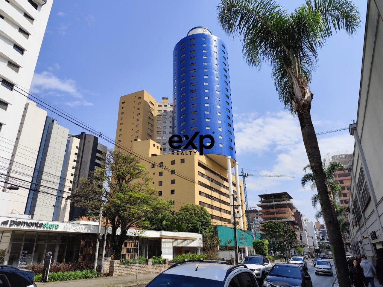 Apartamento com 1 Dormitório no Batel - Bristol 500