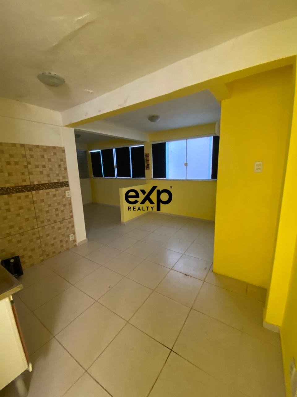 O Coração de Morro de São Paulo: Prédio com 3 Kitnets na Vila.