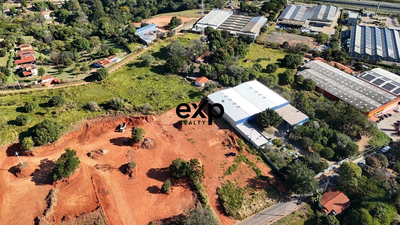 Terreno Industrial - Zoneamento industrial pesado, junto à Rodovia Anhanguera com saída para 2 ruas -11.072m² Campinas, SP
