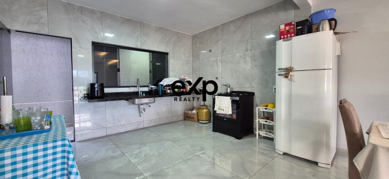 Casa à venda em Brasília, 56 Conjunto G 3 Guará II Brasília 71071-264, 288 m²