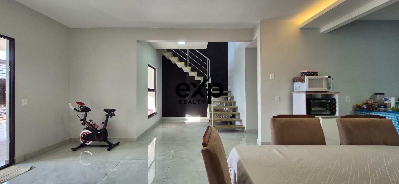 Casa à venda em Brasília, 56 Conjunto G 3 Guará II Brasília 71071-264, 288 m²