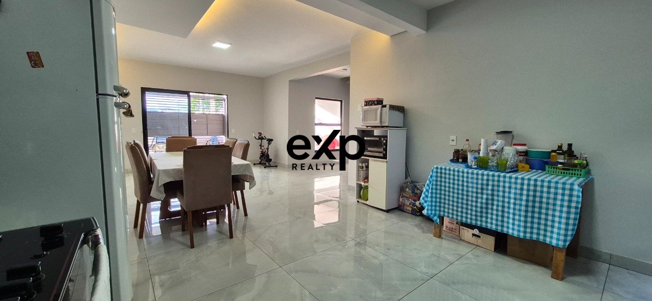 Casa à venda em Brasília, 56 Conjunto G 3 Guará II Brasília 71071-264, 288 m²