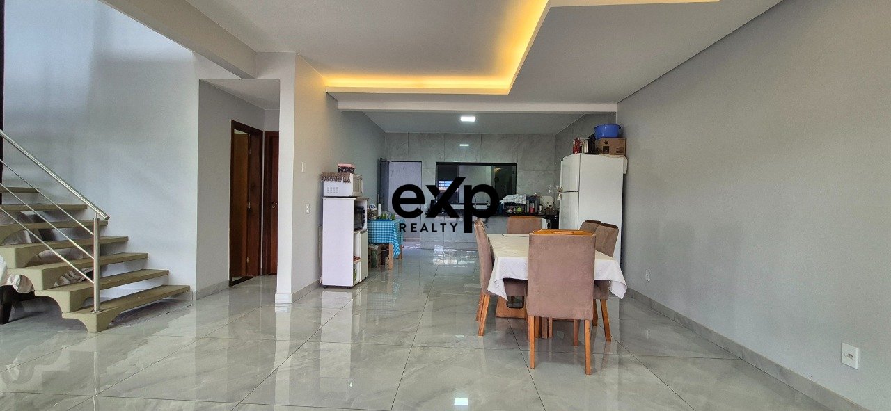 Casa à venda em Brasília, 56 Conjunto G 3 Guará II Brasília 71071-264, 288 m²