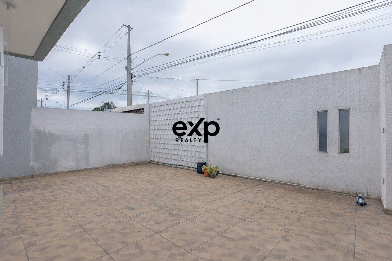 Sobrado à Venda em Localização Central - Bairro Nações | Fazenda Rio Grande