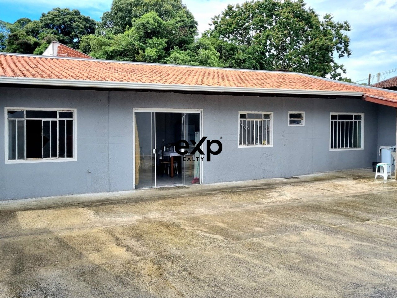 VENDA CASA MODERNA EM ARAUCÁRIA COM EDÍCULA
