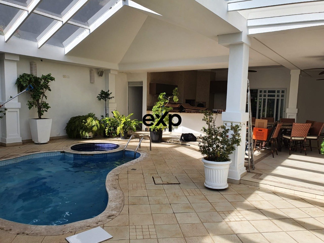 Casa a venda em Condominio Alto Padrao - 5 suites - 1.100mts - Morumbi