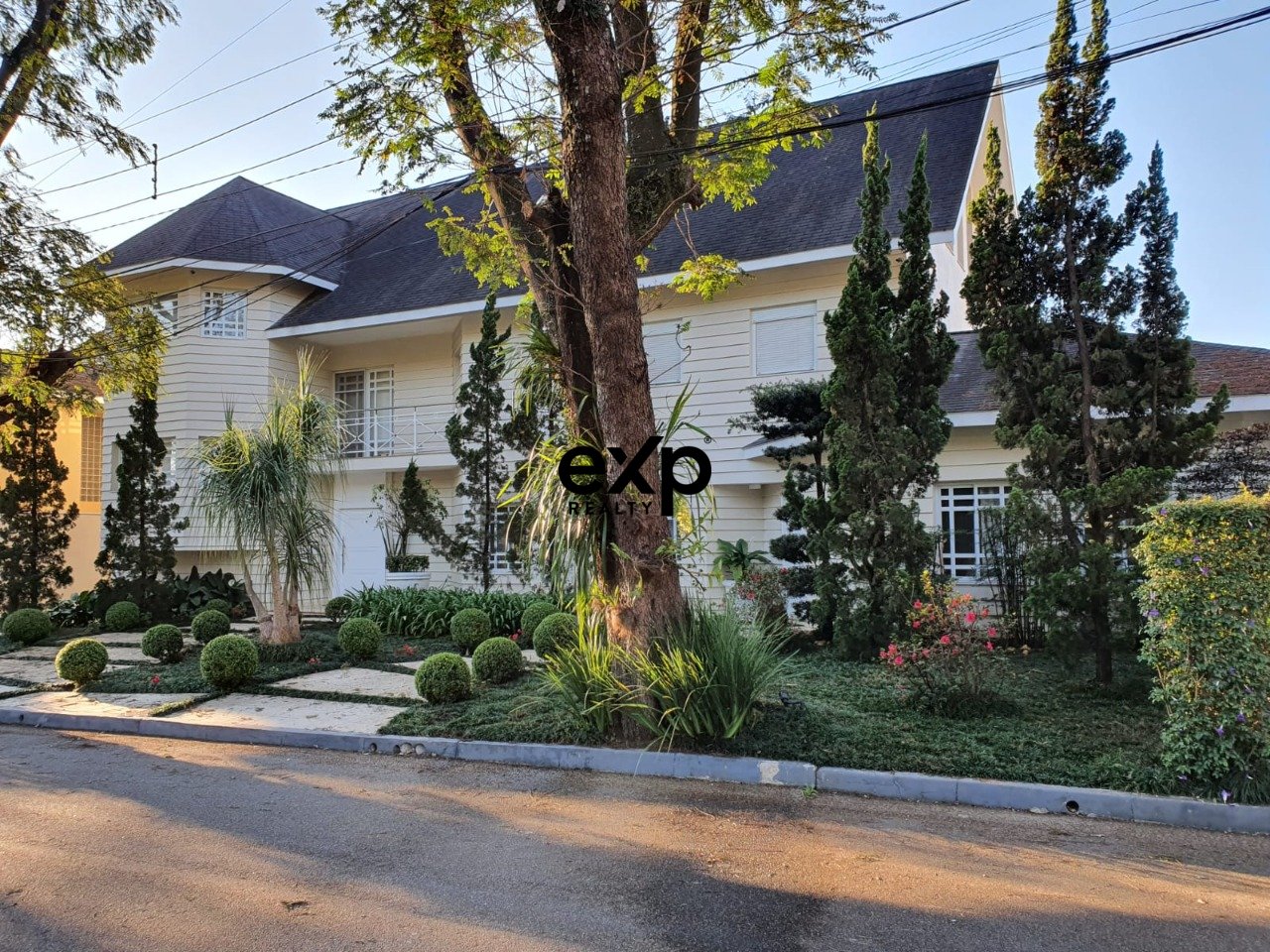 Casa a venda em Condominio Alto Padrao - 5 suites - 1.100mts - Morumbi