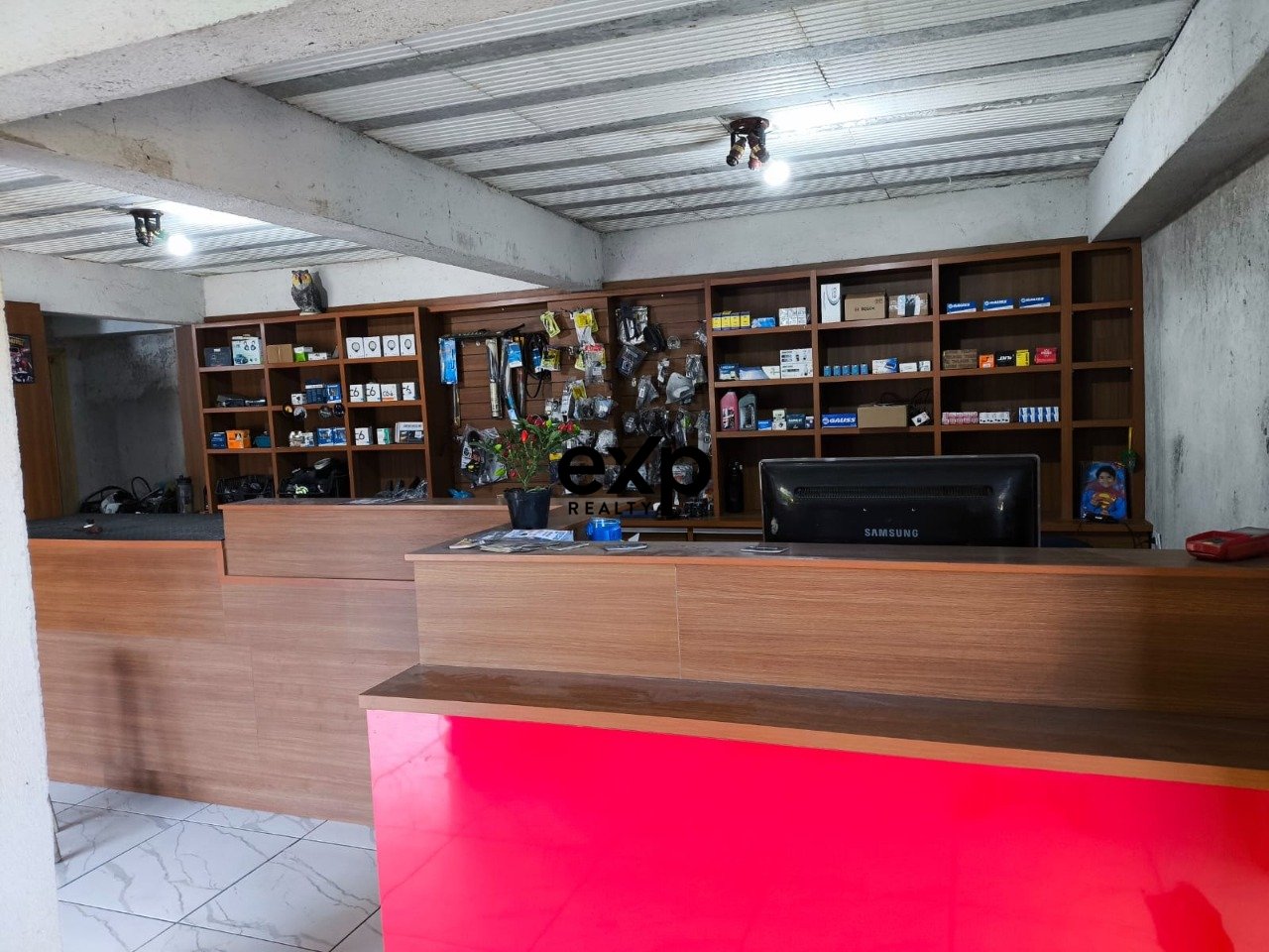 Entire Building for rent in AGUDOS DO SUL, Pr 419 Km15 2073 LEÃO AGUDOS DO SUL 83850-000, 350 m²