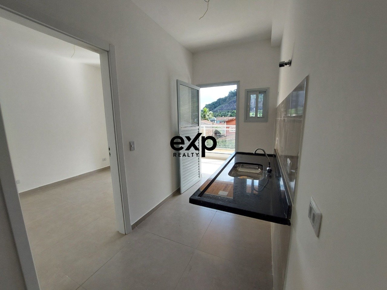 Apartamento com 2 Dormitórios (1 Suíte) no Perequê-Açu - Ubatuba/SP