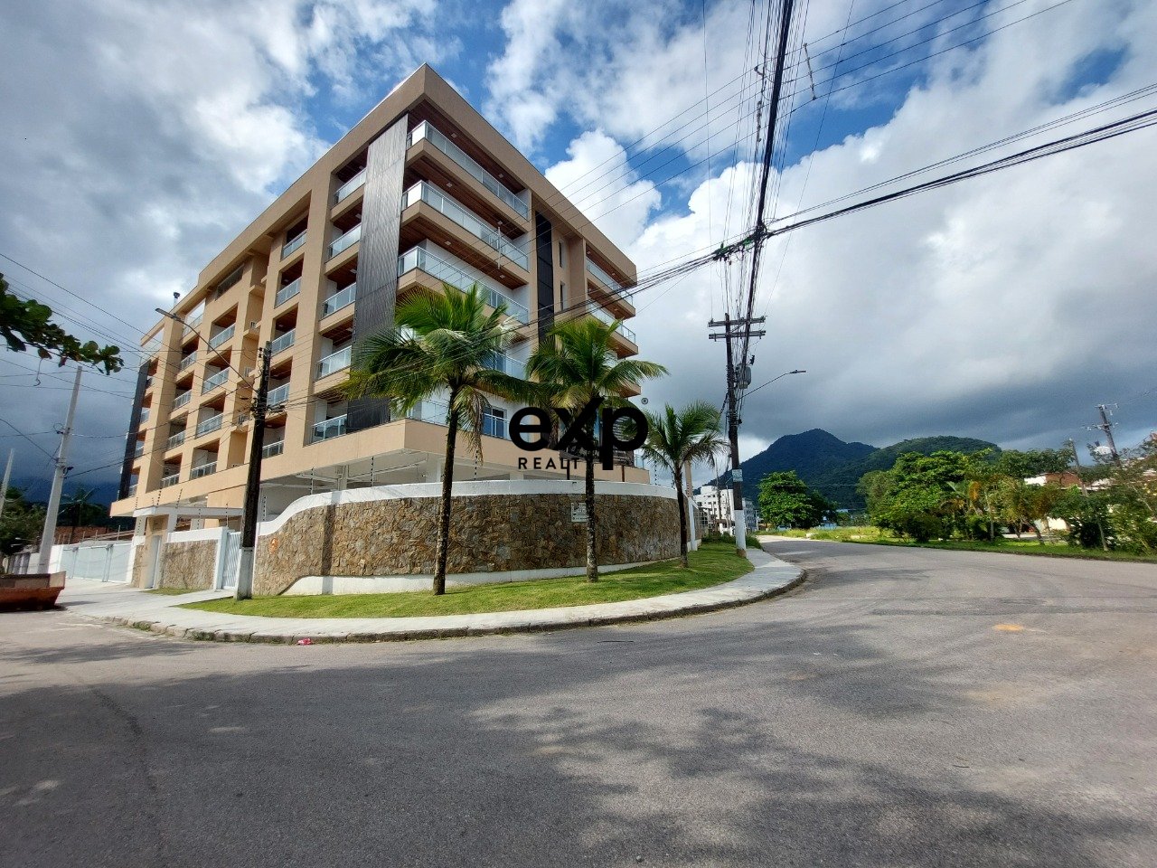 Apartamento com 2 Dormitórios (1 Suíte) no Perequê-Açu - Ubatuba/SP