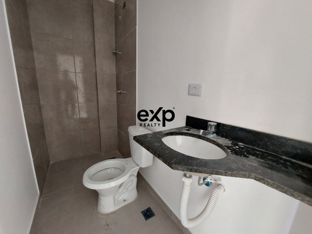Apartamento com 2 Dormitórios (1 Suíte) no Perequê-Açu - Ubatuba/SP