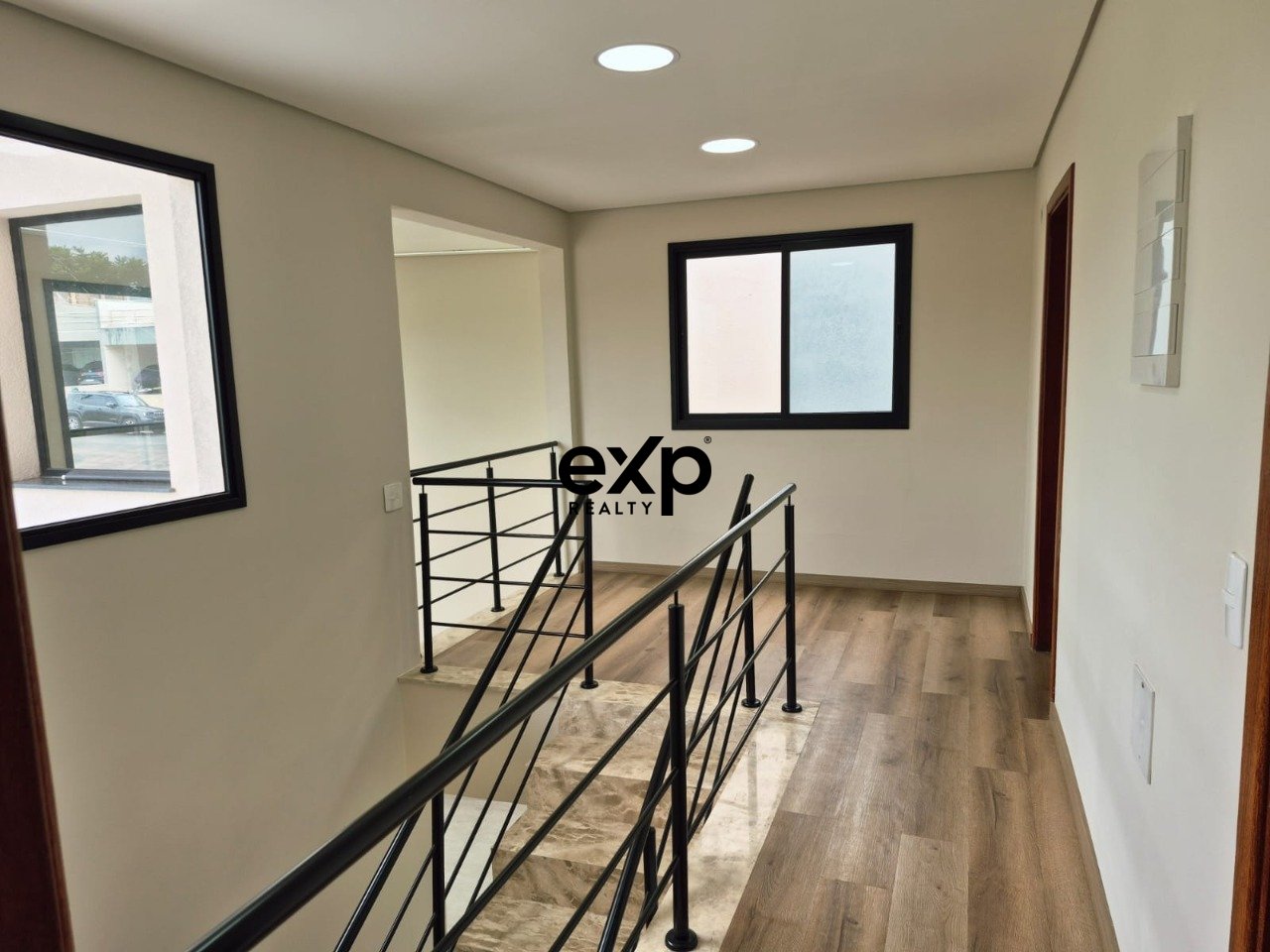 Casa nova à venda com 03 suites no condomínio Vila do Sol