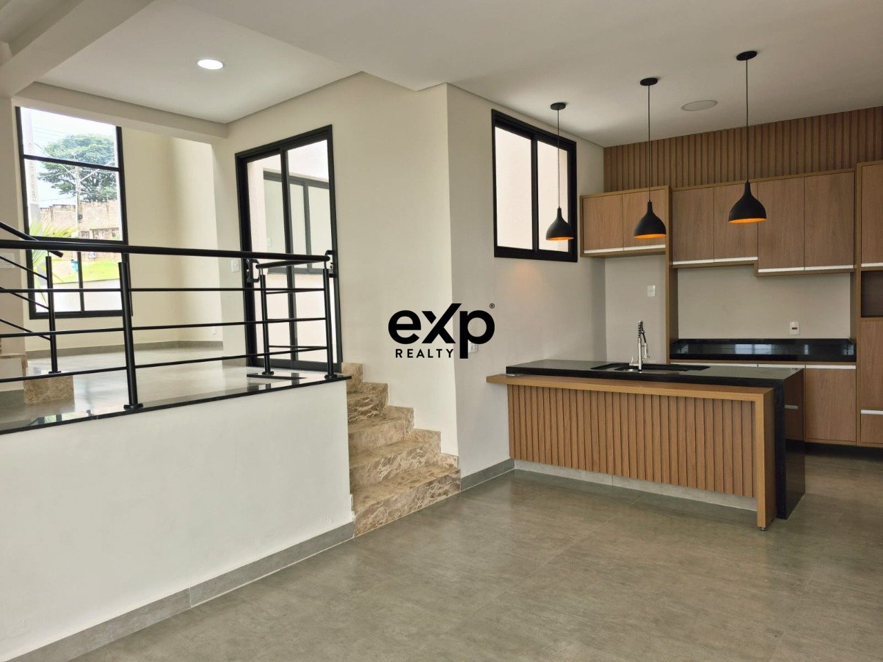 Casa nova à venda com 03 suites no condomínio Vila do Sol