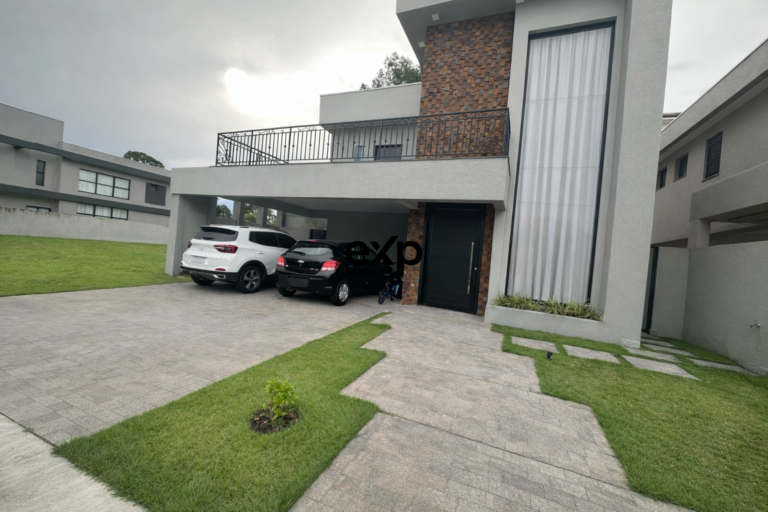 Exclusividade, sofisticação e conforto em cada detalhe ? residência de alto padrão em condomínio fechado