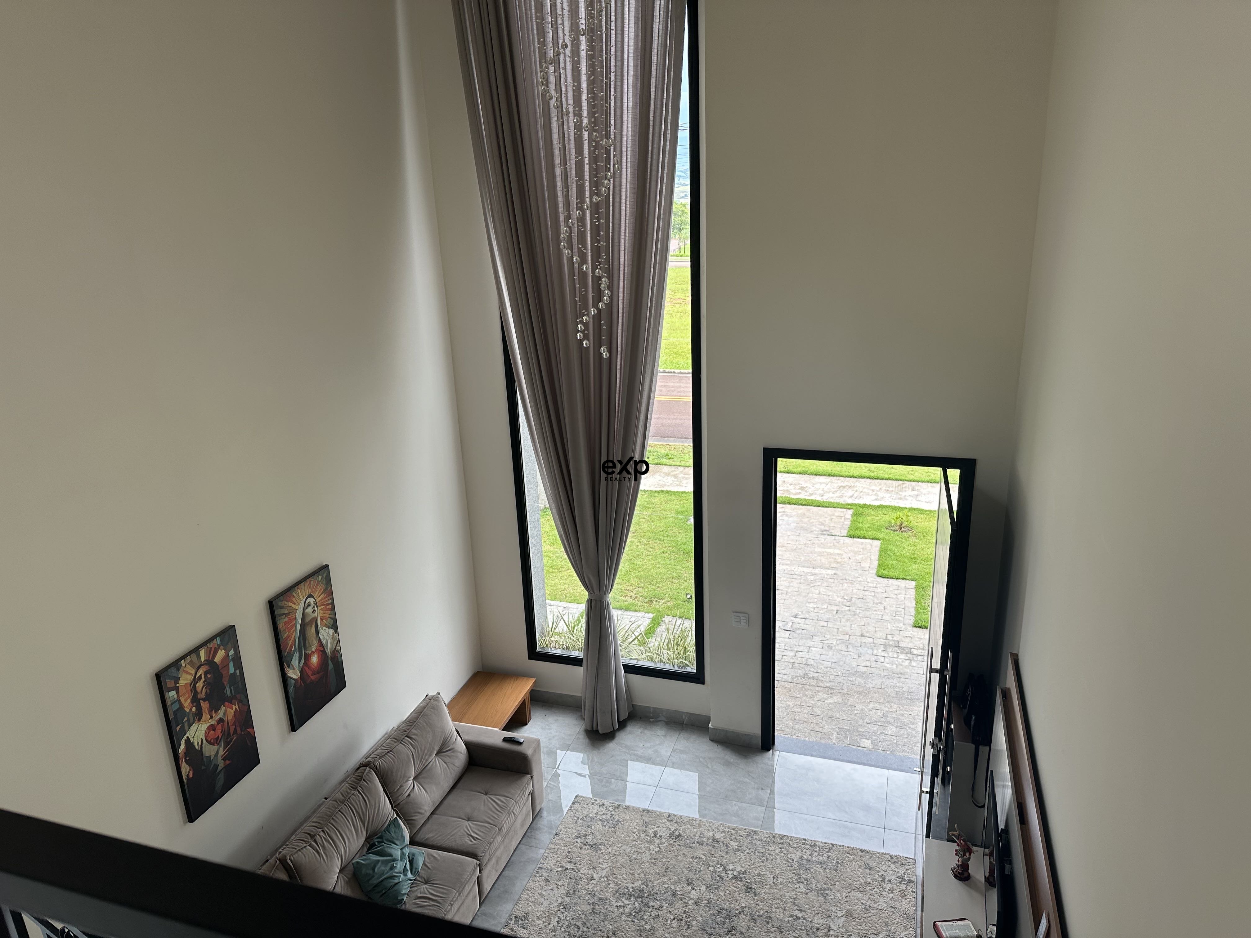 Exclusividade, sofisticação e conforto em cada detalhe ? residência de alto padrão em condomínio fechado