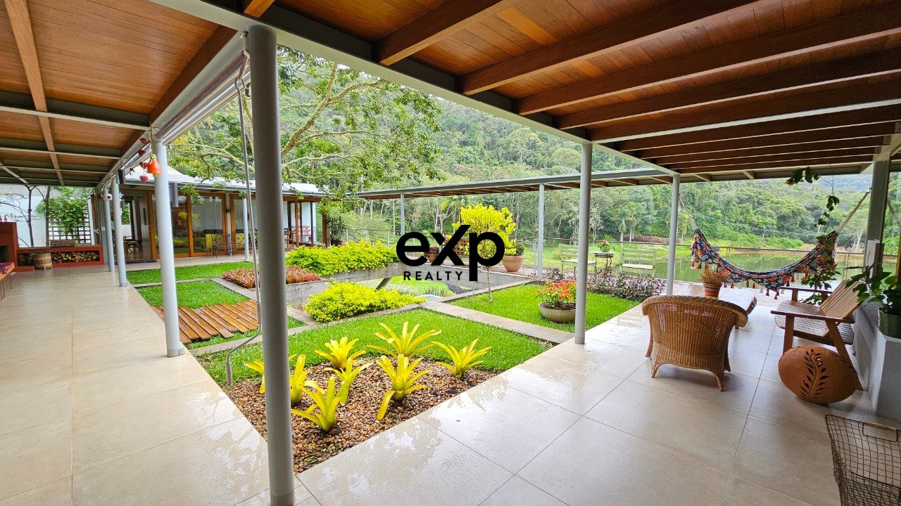 Arquitetura para as Pessoas: Refúgio Contemporâneo no Coração do Brejal, Petrópolis por R$ 10.000.000,00