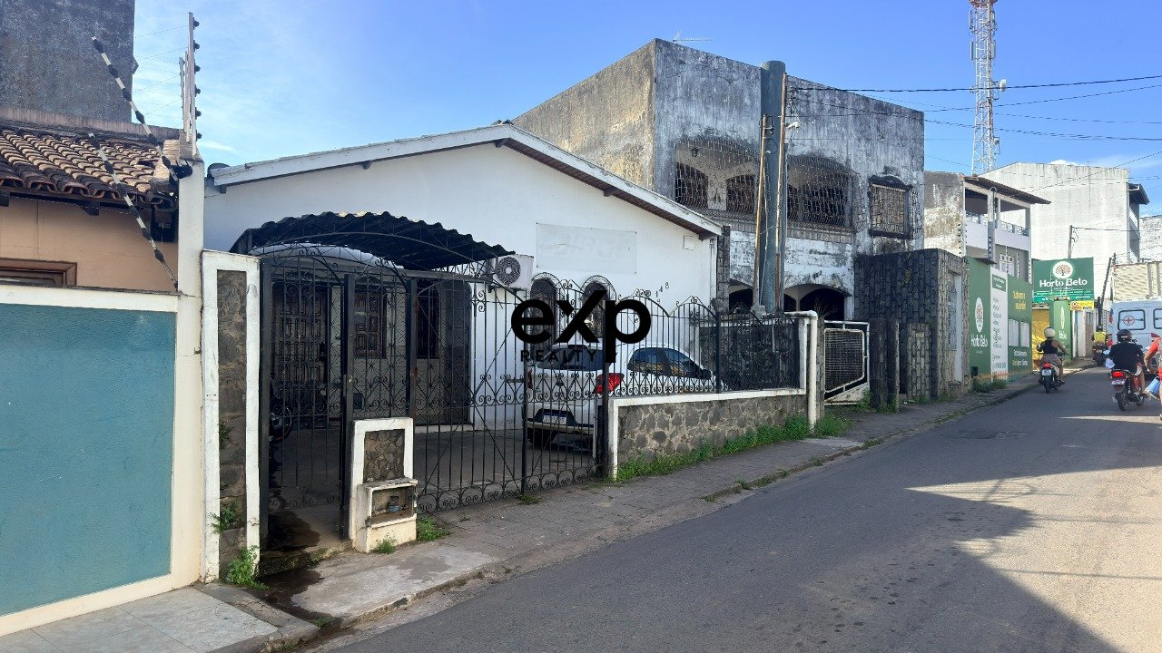 Casa à venda em Valença BA - Próximo ao Calçadão ponto comercial